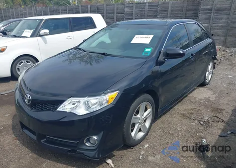 2014 Toyota Camry Se z USA, uszkodzony, nr VIN 4T1BF1FK4EU836069